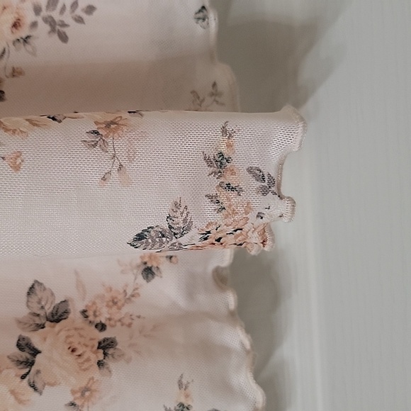 SHEIN Size XL Peachy Cream with Floral Pattern Mesh Overlay Midi Skirt, EUC - Picture 3 of 12